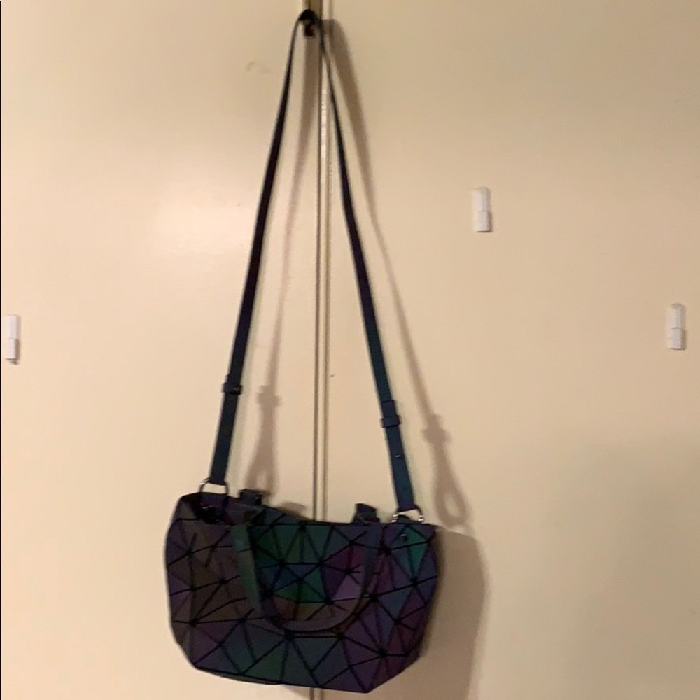 Awesome iridescent crossbody textile purse - Picture 3 of 5